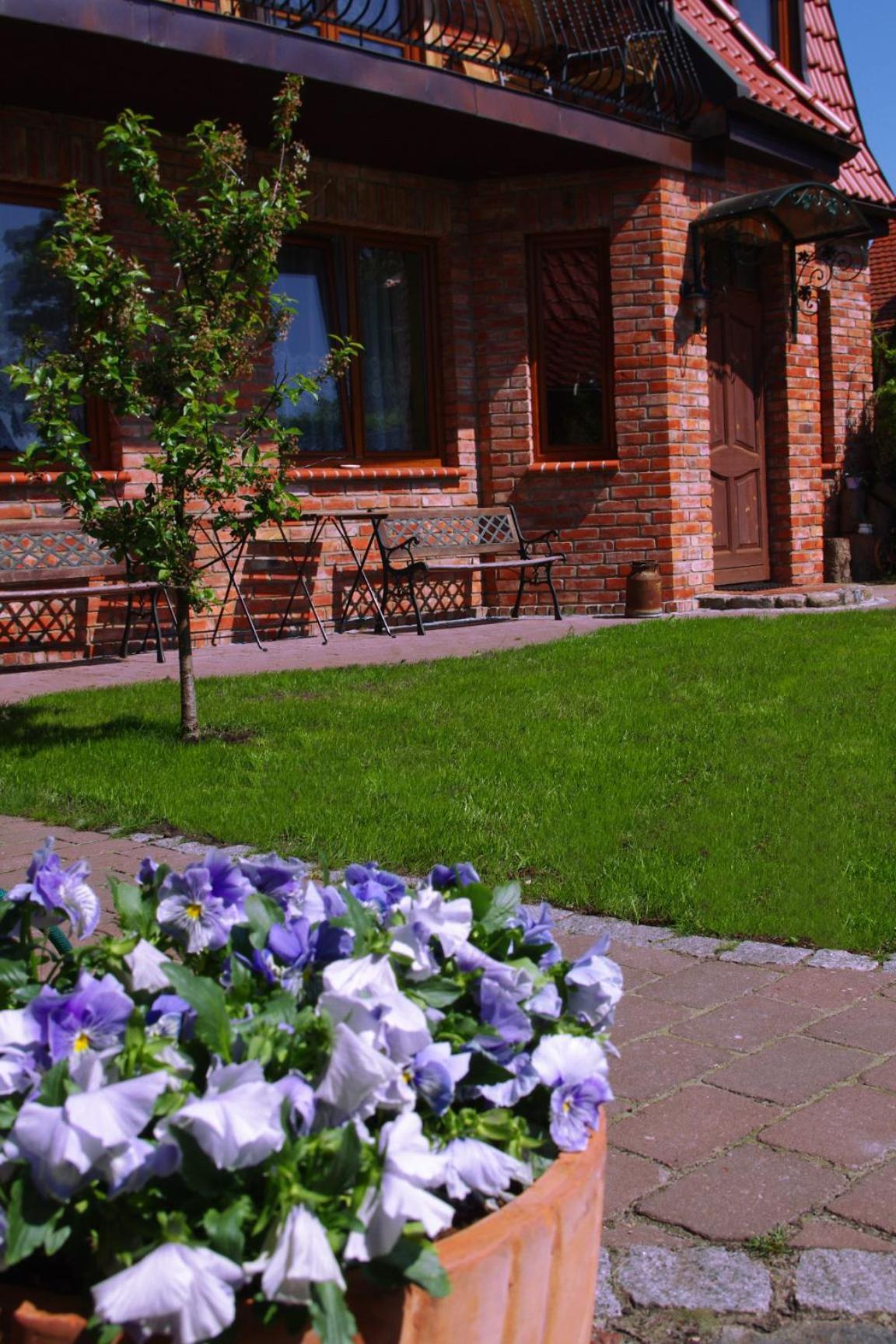 Villa Akacja Леба Экстерьер фото